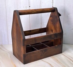 Flaskhållare i trä utan gravyr – sned vinkel, tom inuti