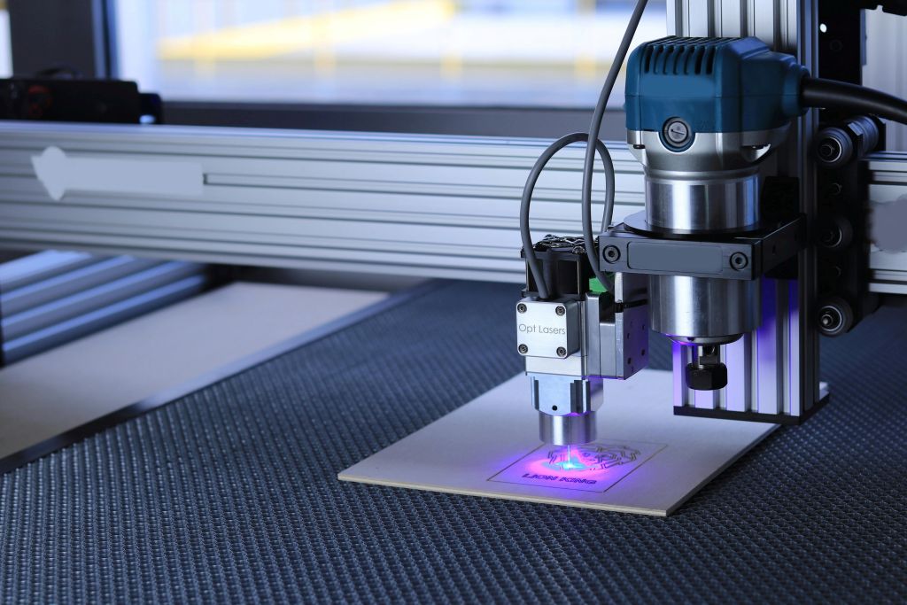 Vi erbjuder gravering med laser i de flesta material