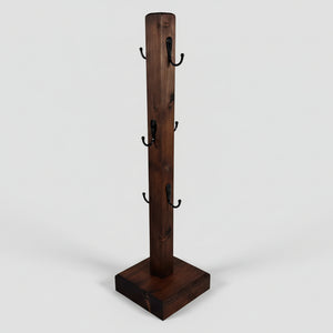 Handgjord mugghållare i mörkbetsat trä med plats för sex muggar