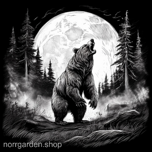 Lasergraverat underlägg i skiffer: björn framför tallar – en unik gåva till friluftsmänniskor