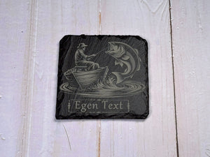 Skifferbricka med graverat underlägg med fisk och personlig gravyr – rustik och vildmarksinspirerad present