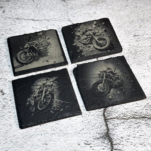 Graverade underlägg i skiffer med motiv av motorcyklar.