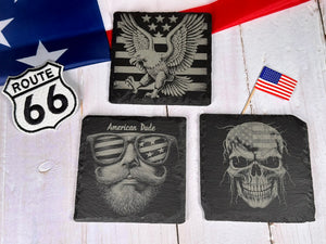 Glasunderlägg med USA-tema, graverade med örnar, usa-flagga, dödskalle, frihetssymboler.