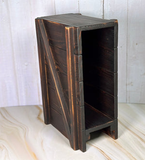 Vinboxhållare i återvunnet trä – produktbild framsida