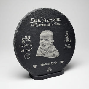 Doptavla i skiffer med foto och födelsedata